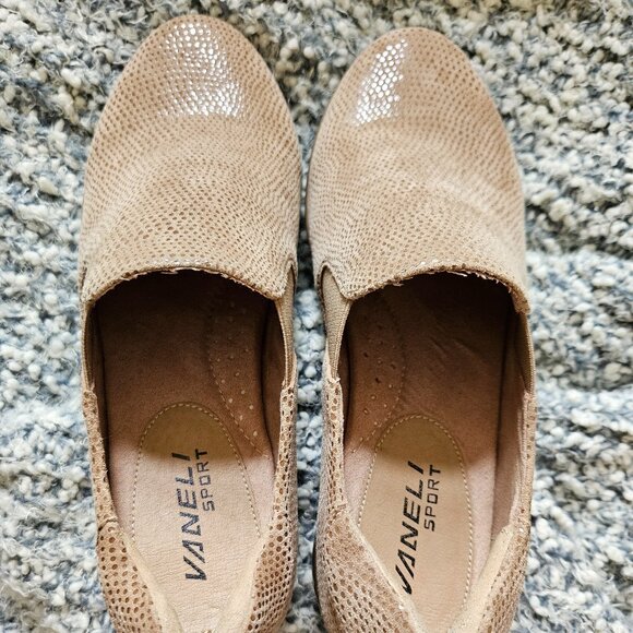 Vaneli Shoes - Leather Vaneli Sport loafers. Size: 7.5M (US). Color: Taupe/tan